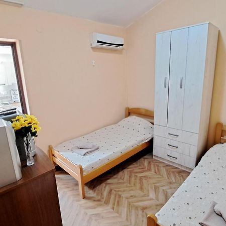 Apartments Skaljari Kotor Luaran gambar